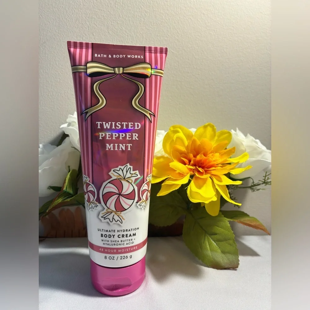 Bath & Body Works Twisted Peppermint Body Cream - Pink and White - 8 oz ( New )
